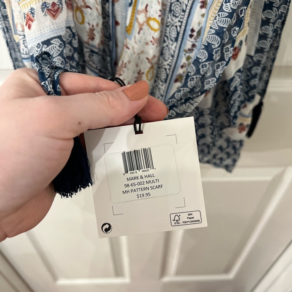 Mark and Hall scarf new with tags one size